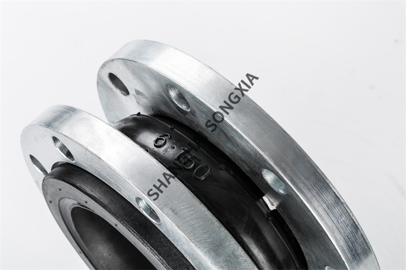 碳鋼法蘭消防用泵橡膠接頭組裝時(shí)應(yīng)該注意什么？