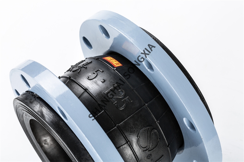 DN125二次增壓設(shè)備橡膠接頭的優(yōu)勢(shì)體現(xiàn)在哪里？